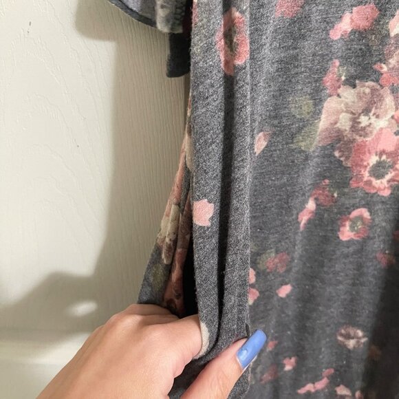 Altar'd State Womens Gray Floral Ruffle Cold Shoulder T-Shirt Mini Dress Large - Picture 4 of 5